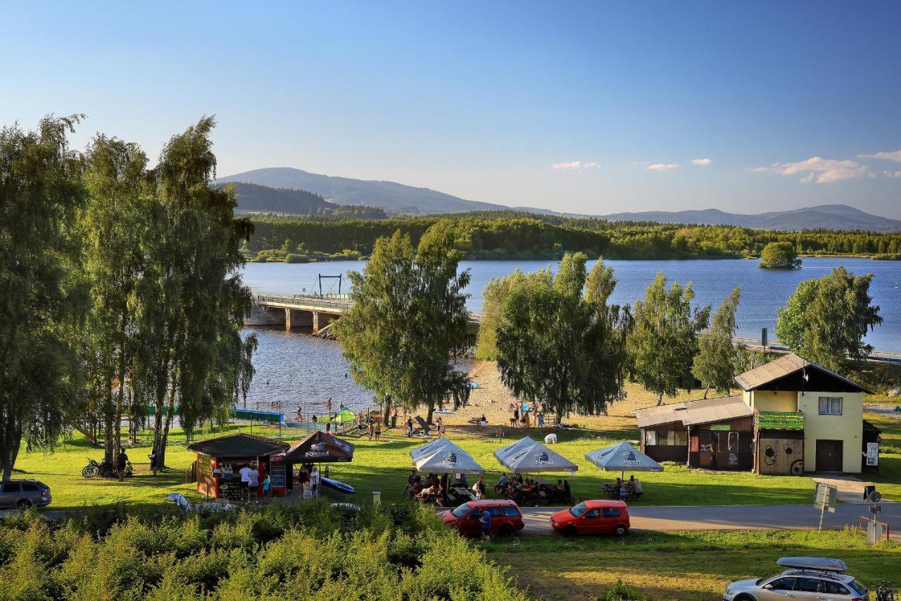 Apartmany Panelka Costa Plana Lipno แชร์นาฟ โปชูมาวี ภายนอก รูปภาพ